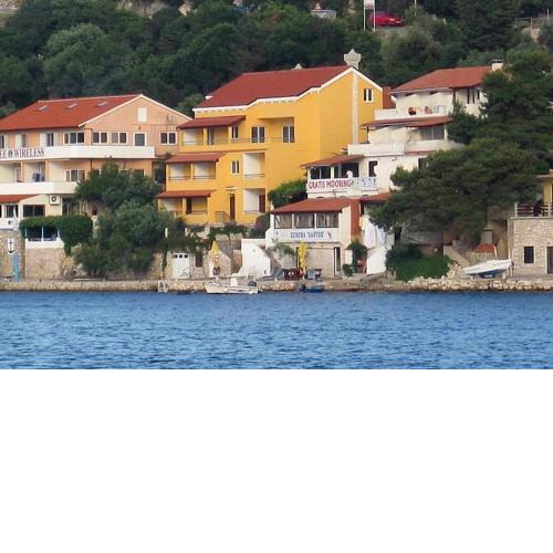 Studio Zaklopatica 8393b