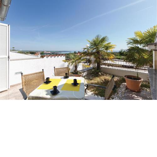 Stunning Apartment In Barbariga With Wifi