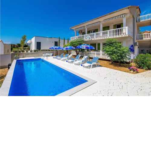Stunning Apartment In Barbat With Kitchen