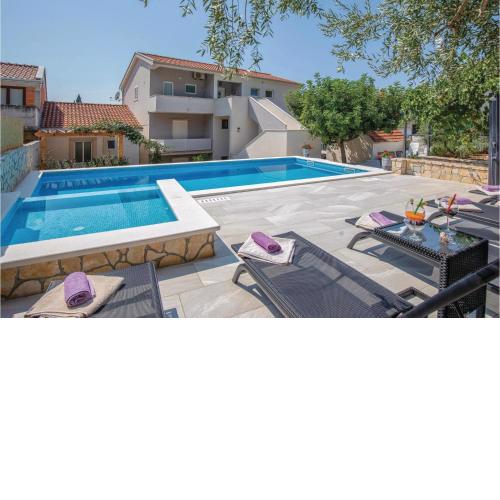 Stunning Apartment In Blace With Wifi