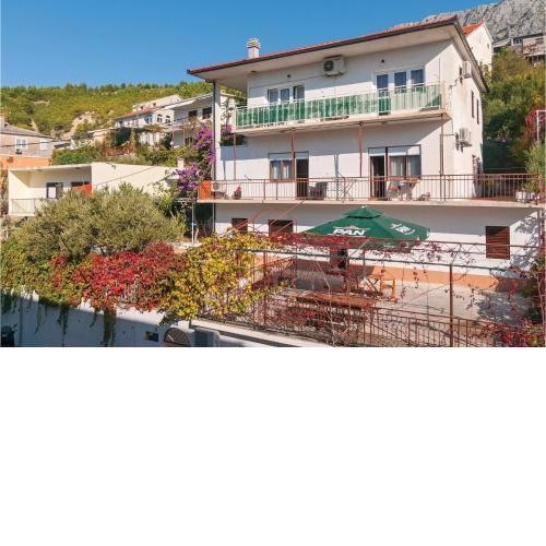 Stunning Apartment In Dugi Rat With 1 Bedrooms And Wifi