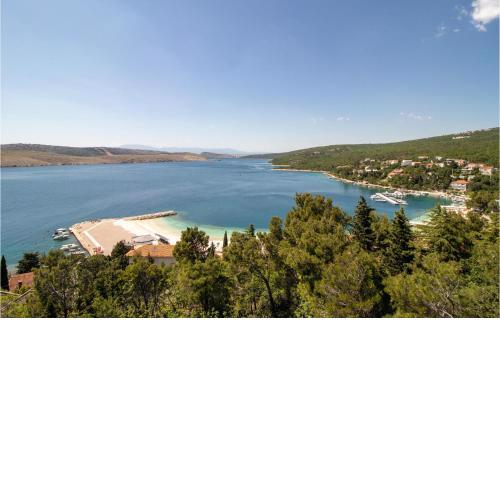 Stunning Apartment In Jadranovo With Wifi