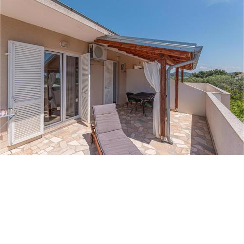Stunning Apartment In Jezera Tisno With Wifi