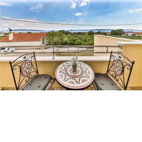 Stunning Apartment In Kastel Luksic With Wifi