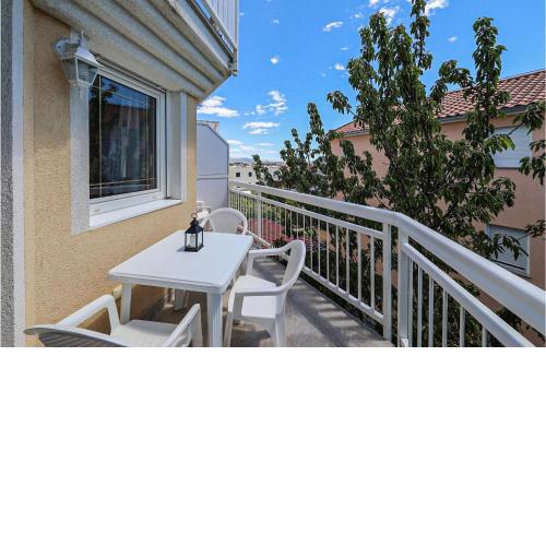 Stunning Apartment In Kastel Luksic With Wifi