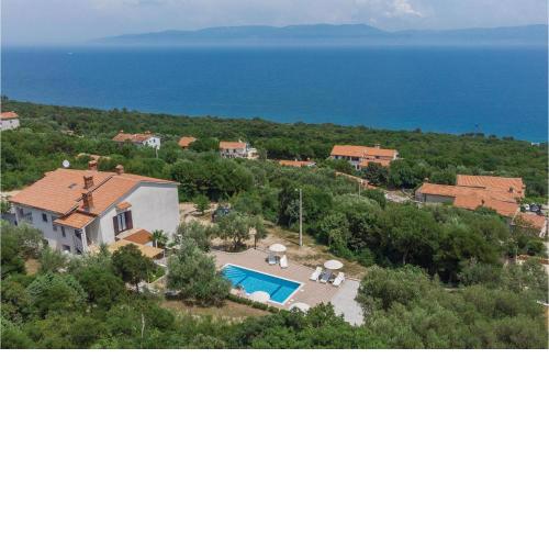 Stunning Apartment In Labin With Kitchen