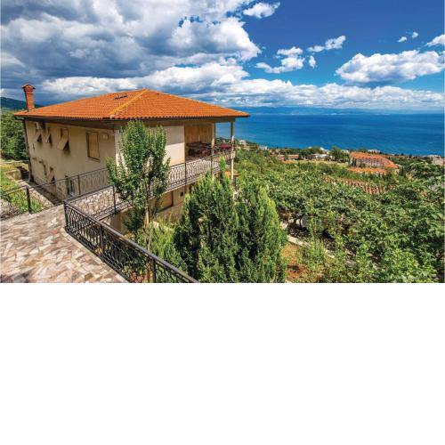 Stunning Apartment In Lovran With Wifi