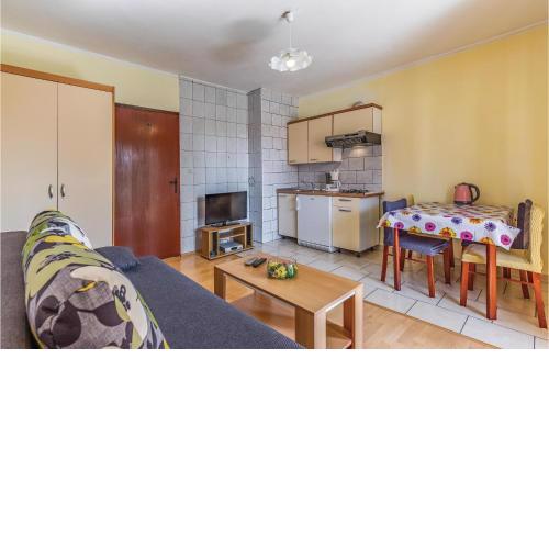 Stunning Apartment In Medulin With Wifi