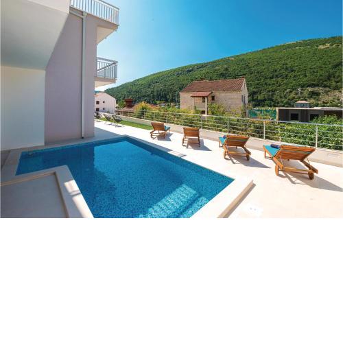 Stunning Apartment In Mokosica With Wifi
