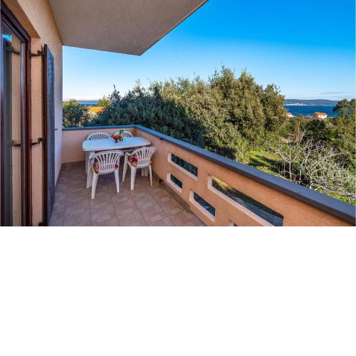 Stunning Apartment In Nevidane With Wifi