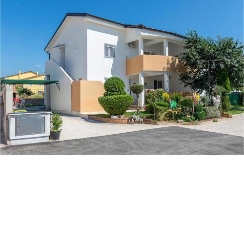 Stunning Apartment In Porec With Wifi