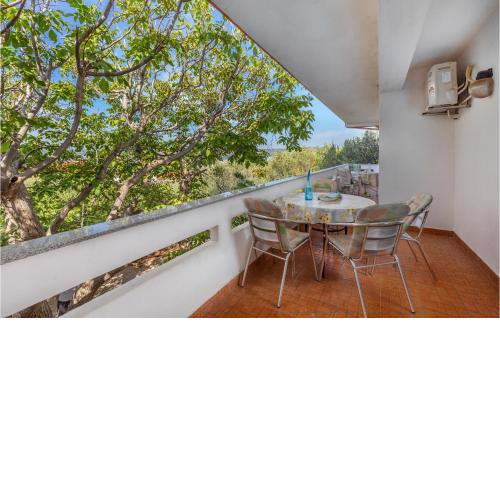 Stunning Apartment In Punat With Kitchen