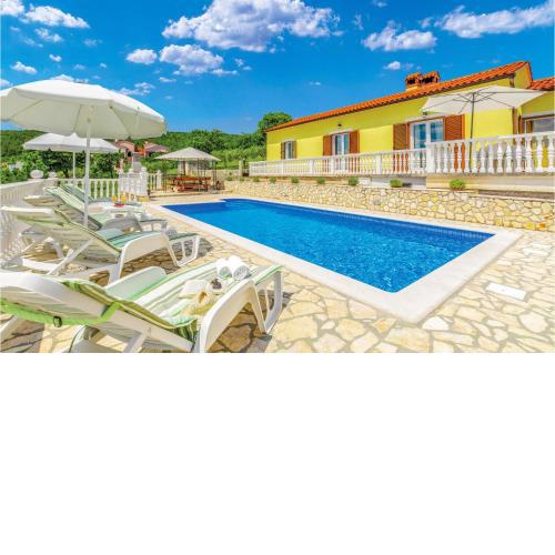 Stunning Apartment In Rabac With Kitchen