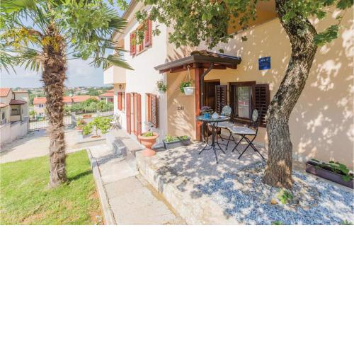 Stunning Apartment In Radmani With Wifi