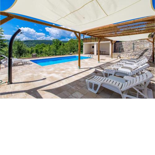 Stunning Apartment In Rakovica With Wifi