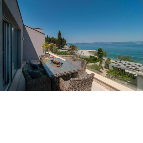 Stunning Apartment In Sutivan With Wifi