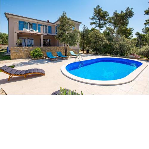 Stunning Home In Banjol