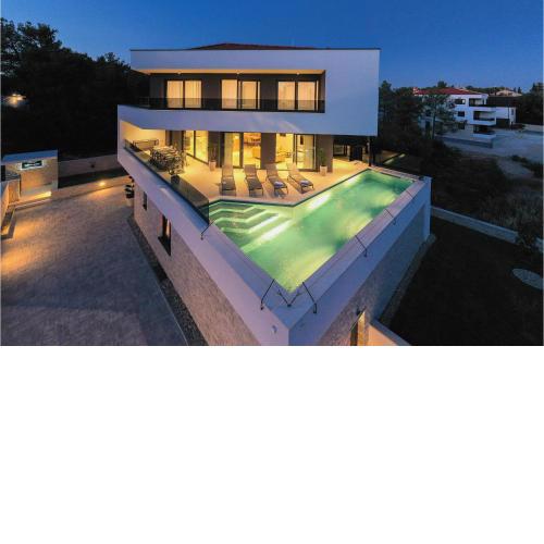 Stunning Home In Biograd Na Moru With Sauna