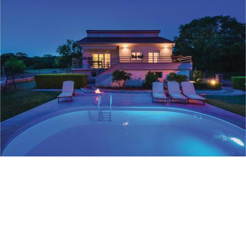 Stunning Home In Drnis With Wifi