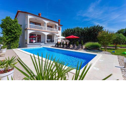 Stunning Home In Nedescina
