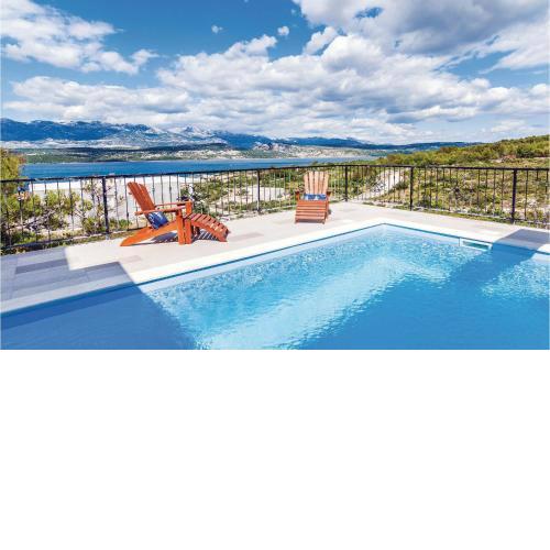 Stunning Home In Novigrad With Wifi