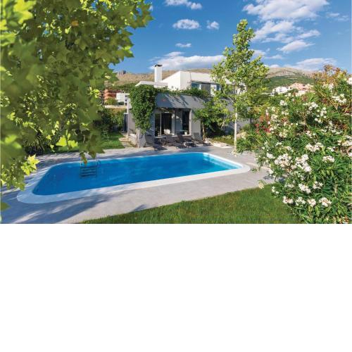 Stunning Home In Podstrana