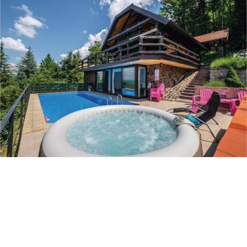 Stunning Home In Samobor With 3 Bedrooms, Jacuzzi And Outdoor Swimming Pool