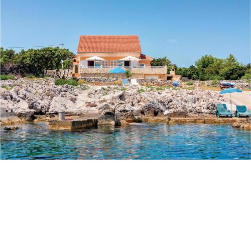 Stunning Home In Zastrazisce With Wifi