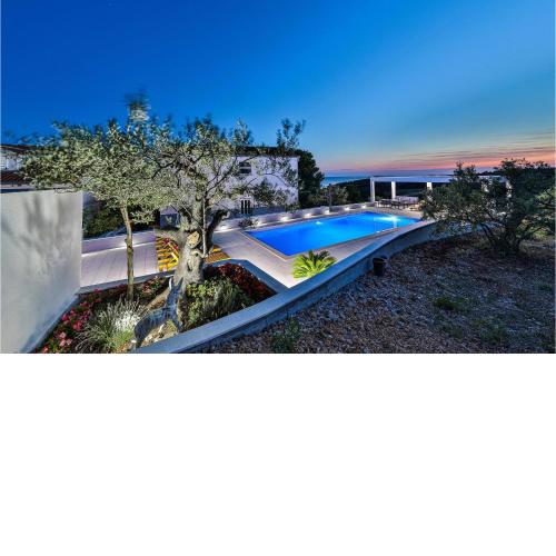 Stunning Home In Zecevo Rogoznicko With Wifi