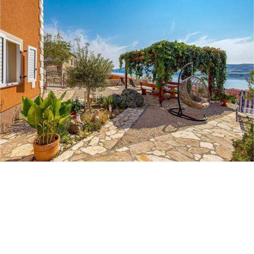 Stunning Home In Zubovici With House Sea View