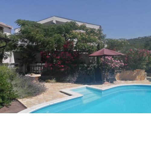 Sunny pool apartments