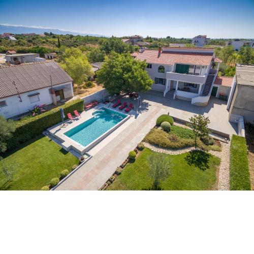 Sunset Garden apartment with private pool
