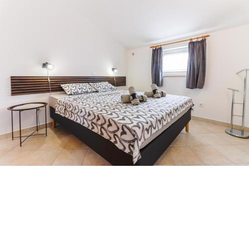 Sunshine Apartments Funtana with balcony and sea view