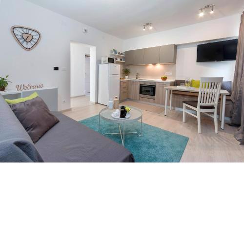 Sunsplash Apartments