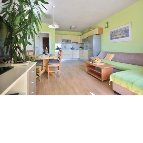 Sweet Apartment in Bol