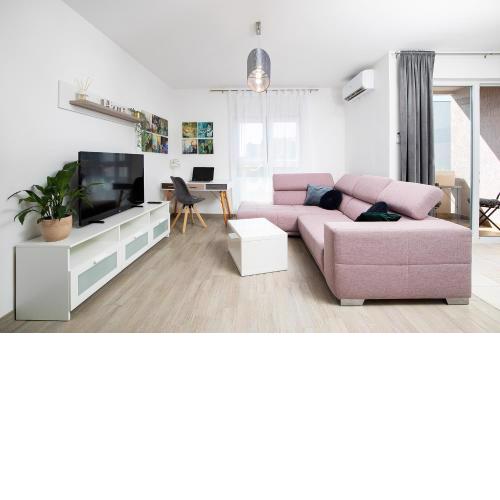Sweet City Center with balcony & private Parking