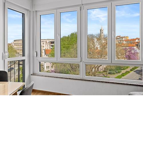 Sylvia Center Apartment
