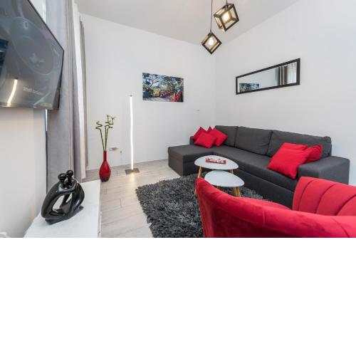 TNT Apartment