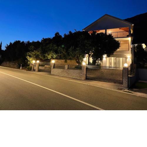 Tole Villa Podaca 2 with heated Pool