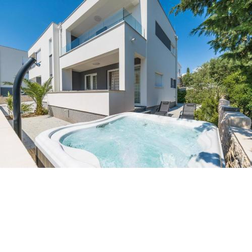 Tomana Deluxe Duplex Apartment with Jacuzzi