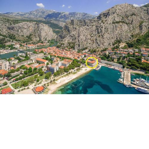 TORETA Apartment - city center, beachfront