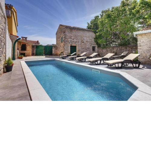 Typisch istrisches Ferienhaus mit privatem Pool, Tischfußball, Darts, Gym