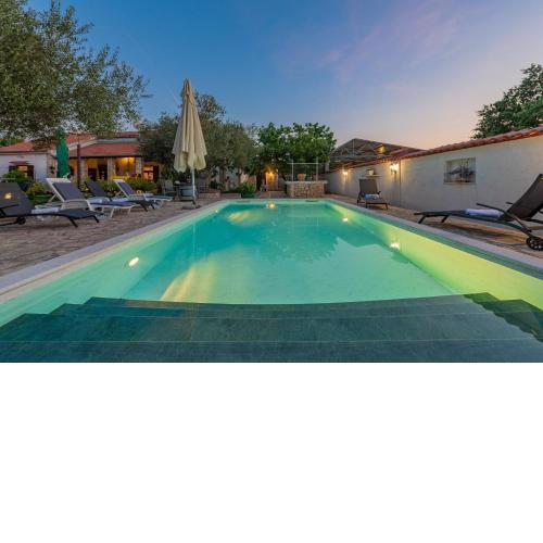 Unique Villa Štrkalj with private pool, traditional tavern, fireplace, 4 bicyles