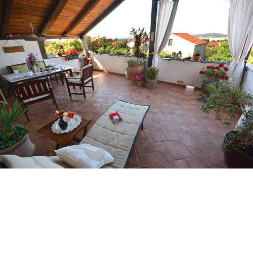 Veliki balkon s pogledom na more