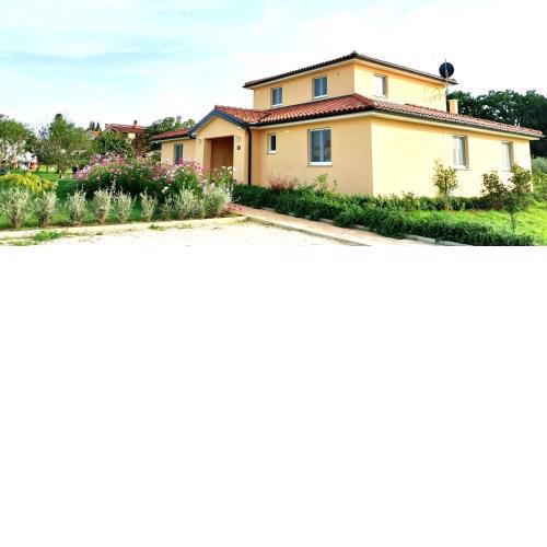 Vila Dubravka - lijepa i komforna u zelenilu maslenika i vinograda s jakuzzijem