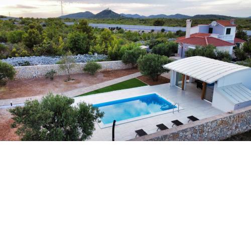 Villa 195