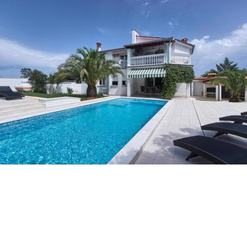 Villa Ajda