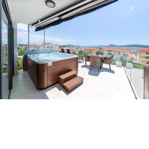Villa Aliara Jacuzzi Apartment