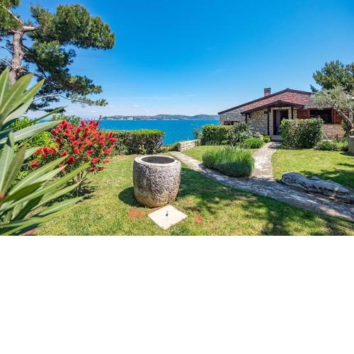 Villa Ana