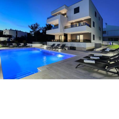 Villa Ankora 1 with heated pool